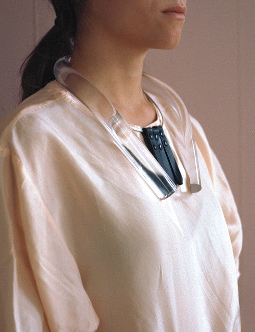 LUCITE COLLAR