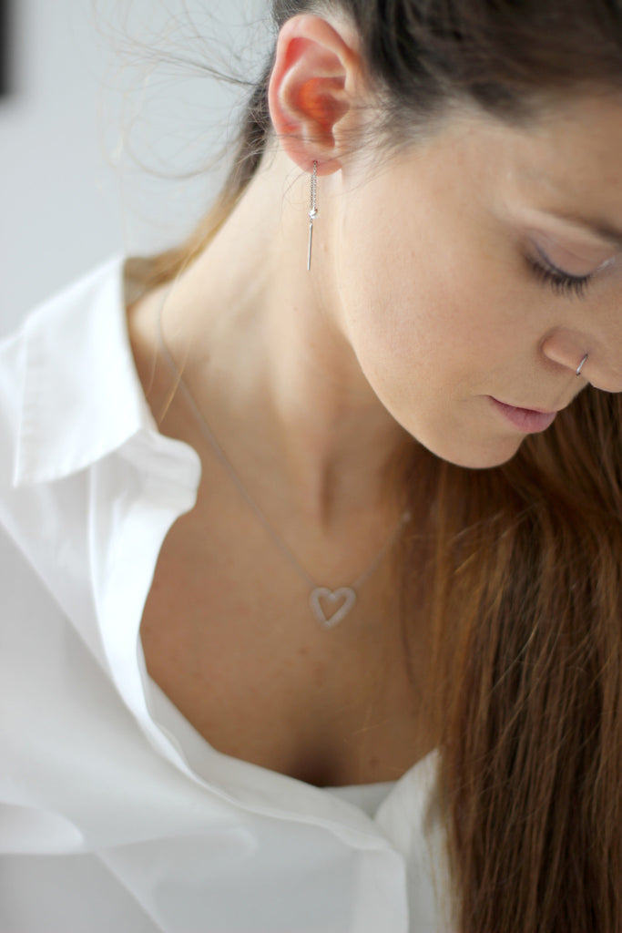 Mel - Olivia Silver Chain Pearl Earrings