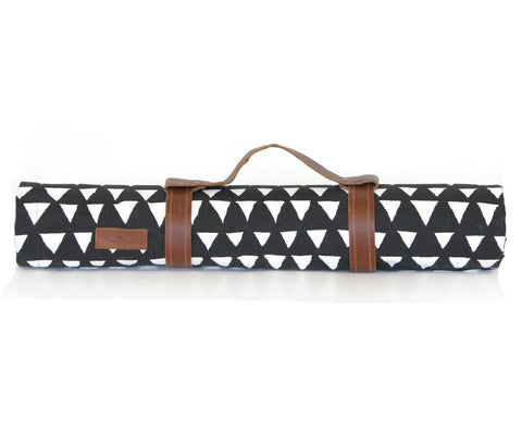 Triangle print picnic blanket with with leather straps